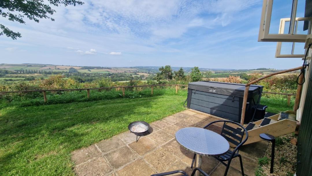 Photo of Others in Tunley