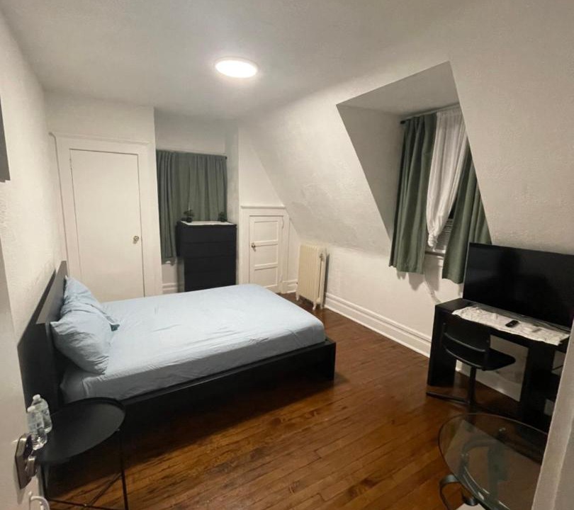 Photo of Bedroom in South Side