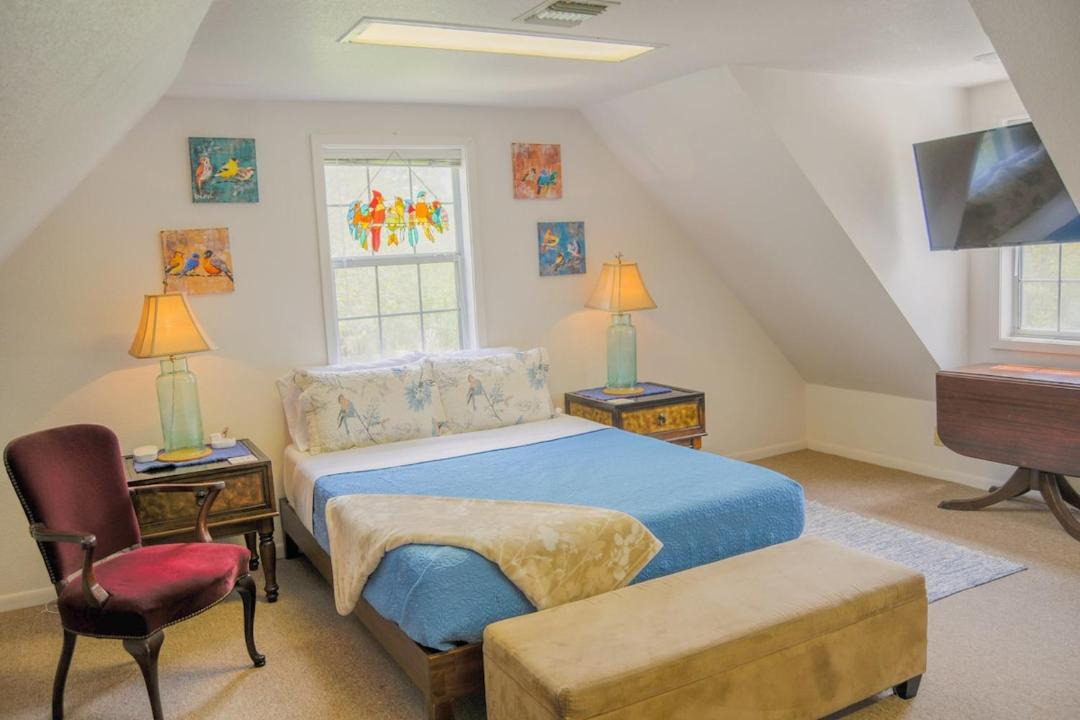 Photo of Bedroom in Bay City