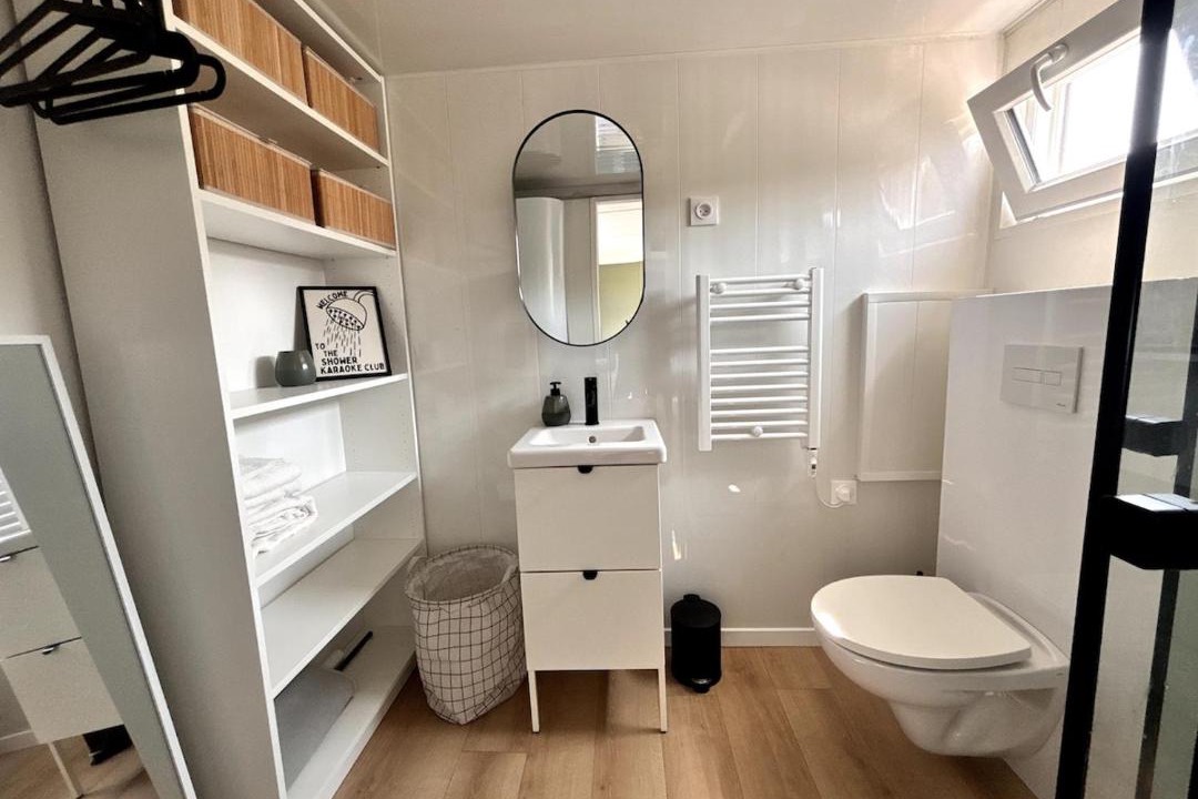 Photo of Bathroom in Saint-Sylvain-d'Anjou