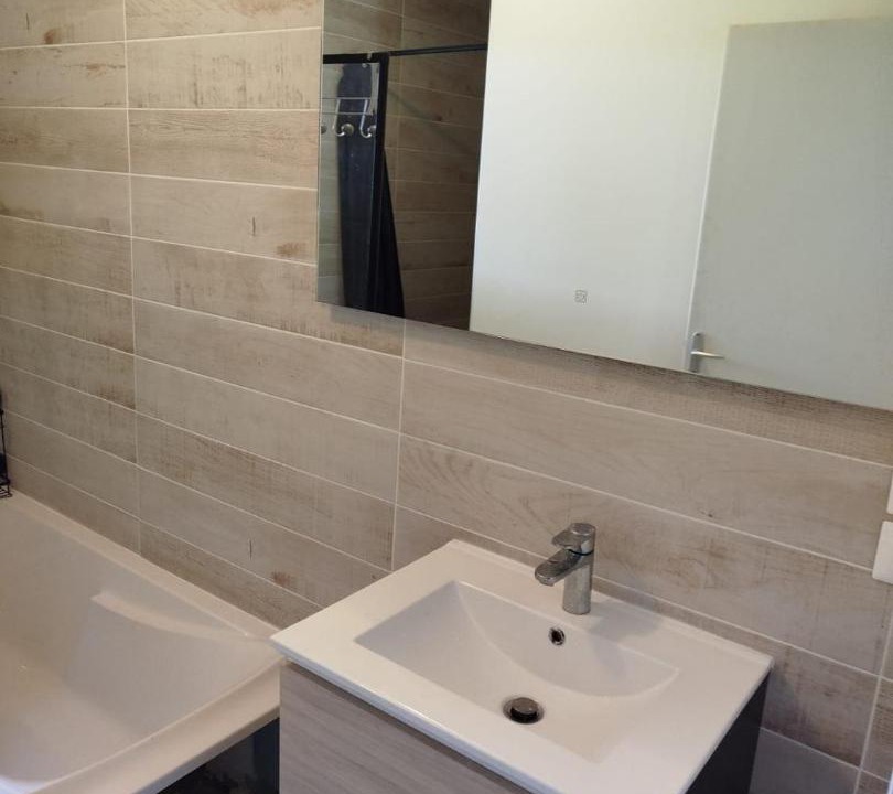 Photo of Bathroom in Truyes