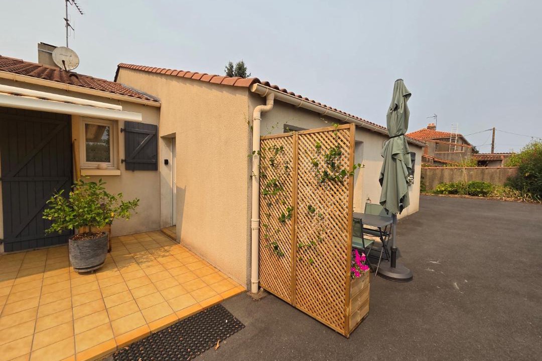 Photo of Others in Montreverd