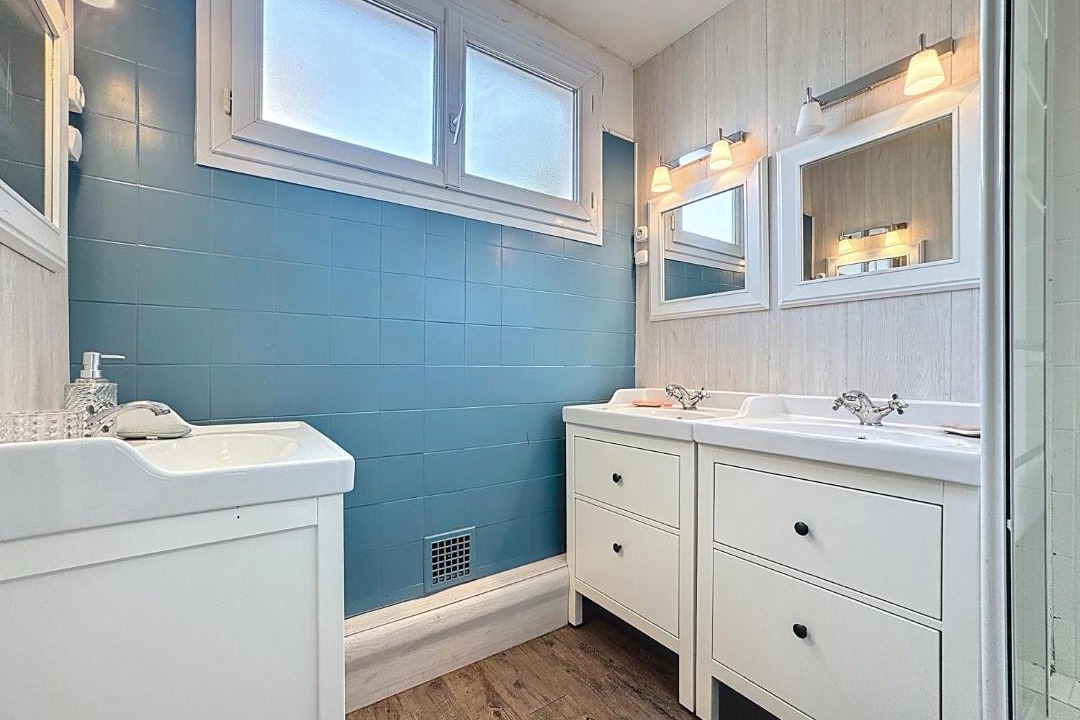 Photo of Bathroom in 5th Arrondissement