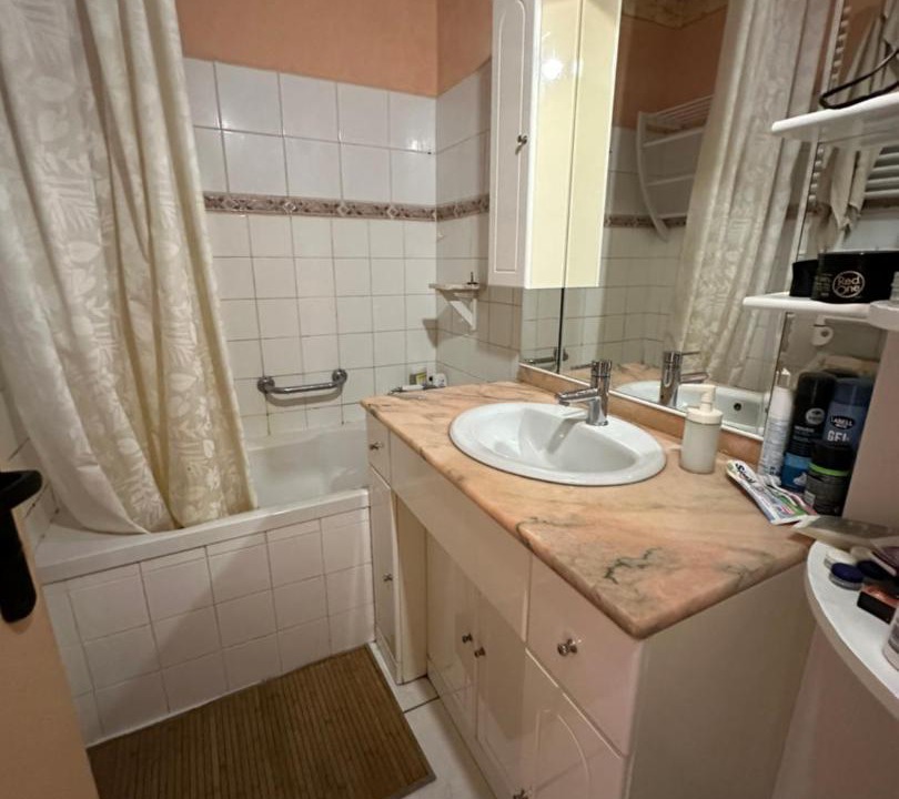 Photo of Bathroom in Cugnaux