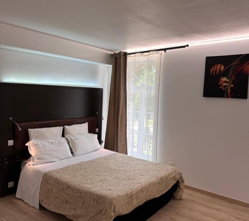 Photo of Bedroom in Villeneuve-l'Archeveque