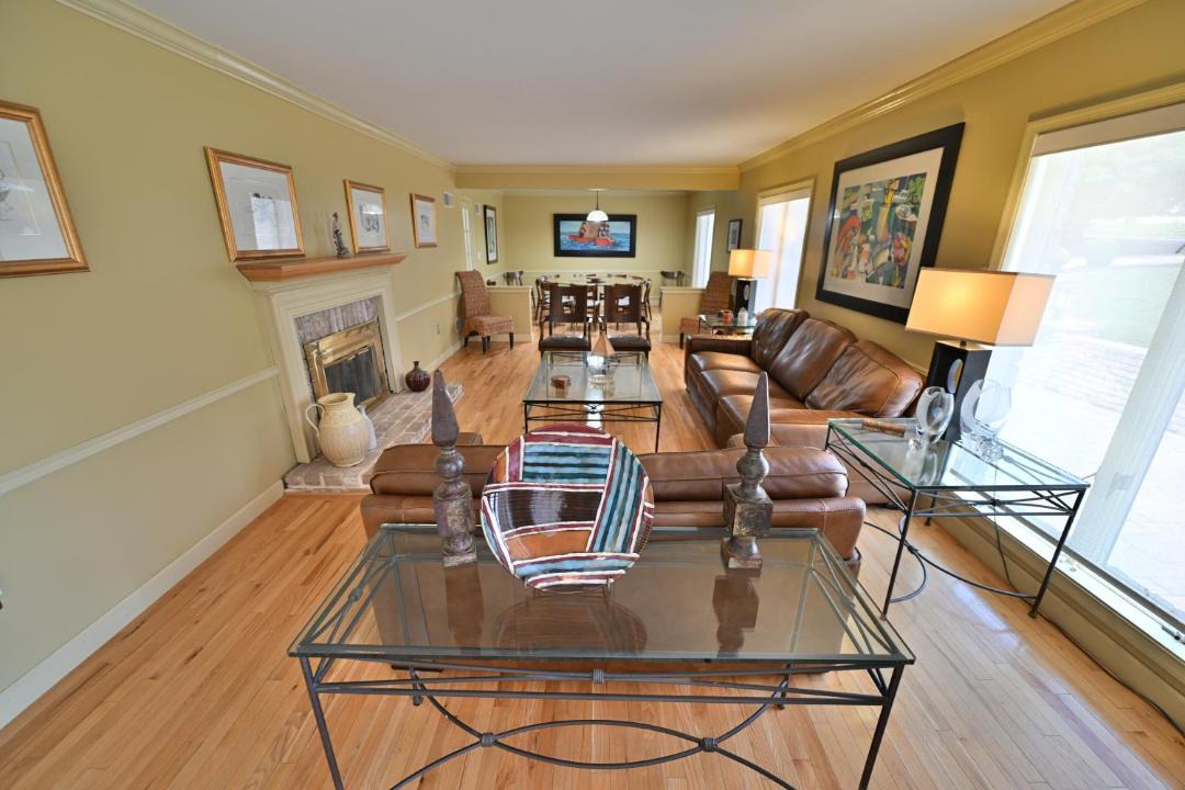 Photo of Others in Ono