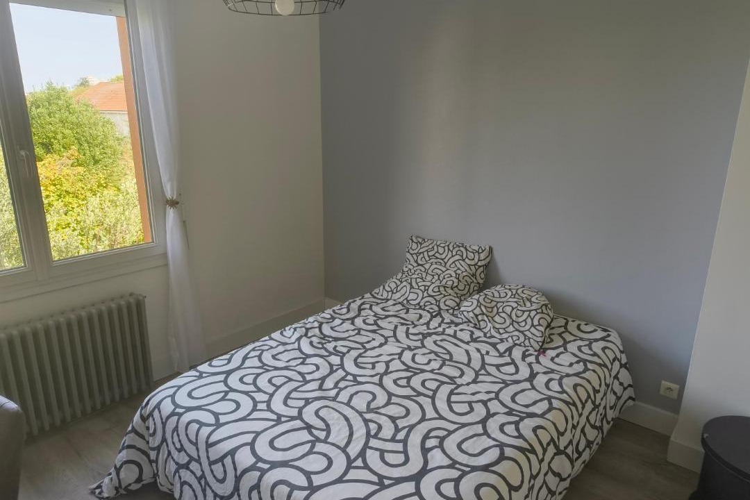 Photo of Bedroom in Reze