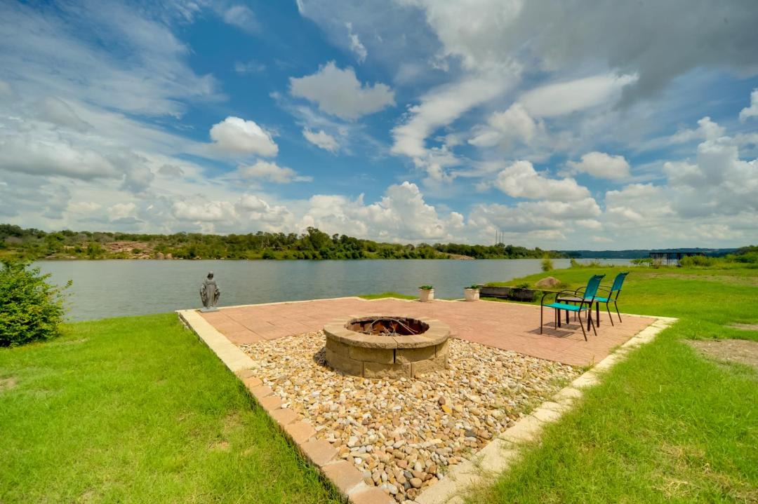 Photo of Others in Cottonwood Shores
