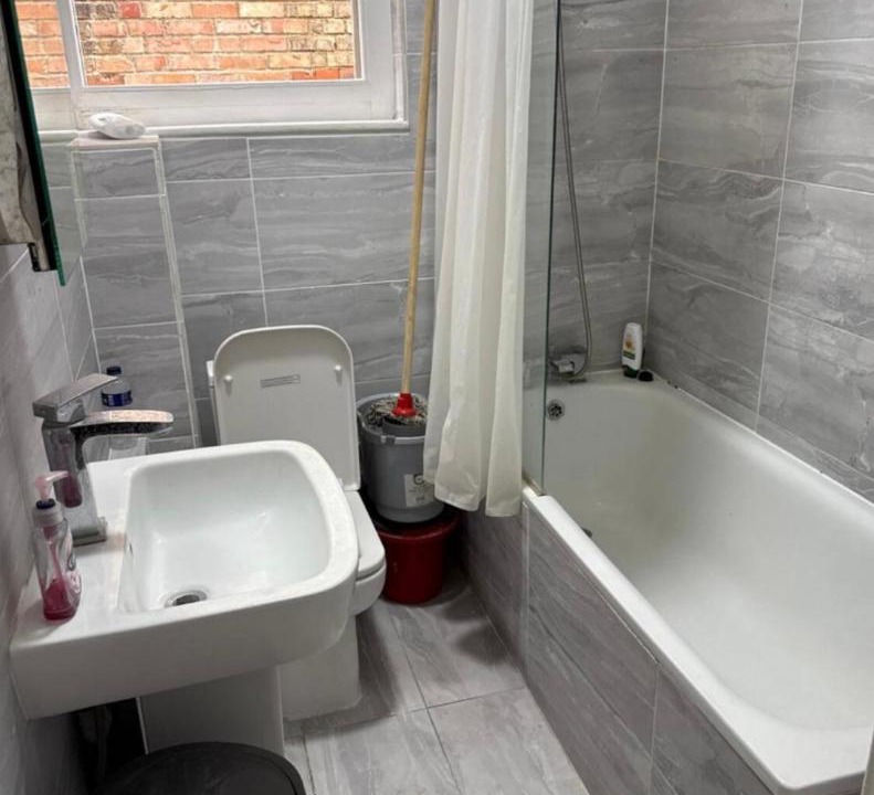 Photo of Bathroom in Finchley Church End