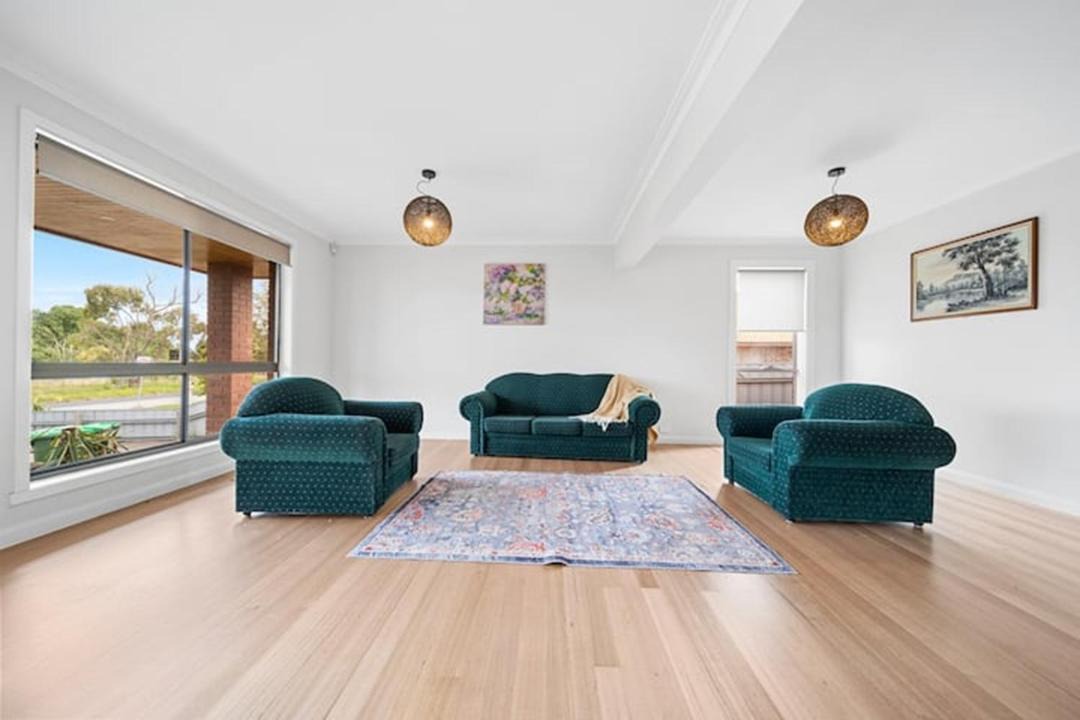 Photo of Livingroom in Officer