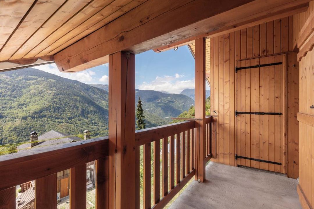 Photo of Patio Balcony in Great Alpine Road