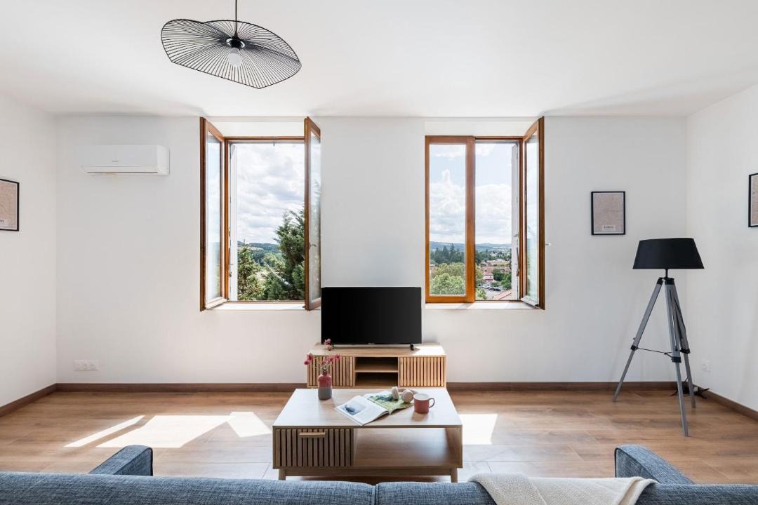 Photo of Livingroom in Saint-Just-Saint-Rambert