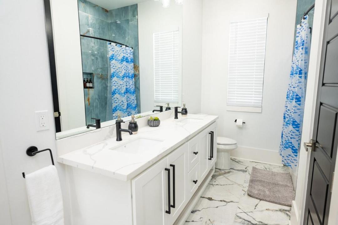 Photo of Bathroom in Tulane - Gravier