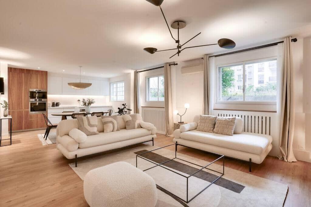 Photo of Livingroom in Saint-Lambert