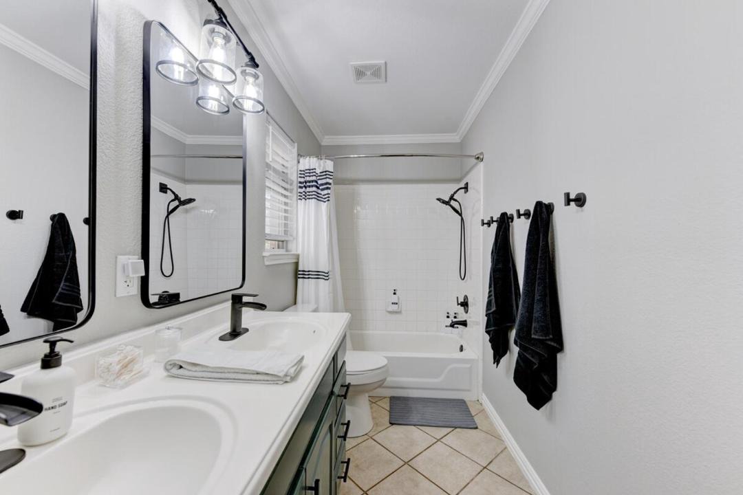 Photo of Bathroom in Deer Park At Maple Run