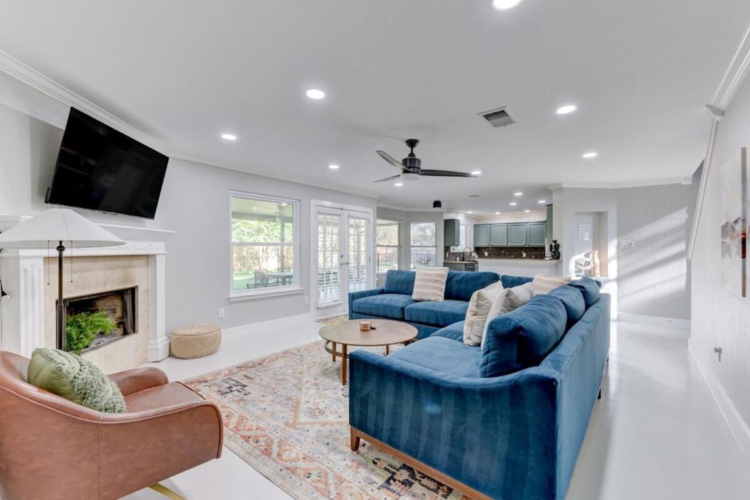 Photo of Livingroom in Deer Park At Maple Run