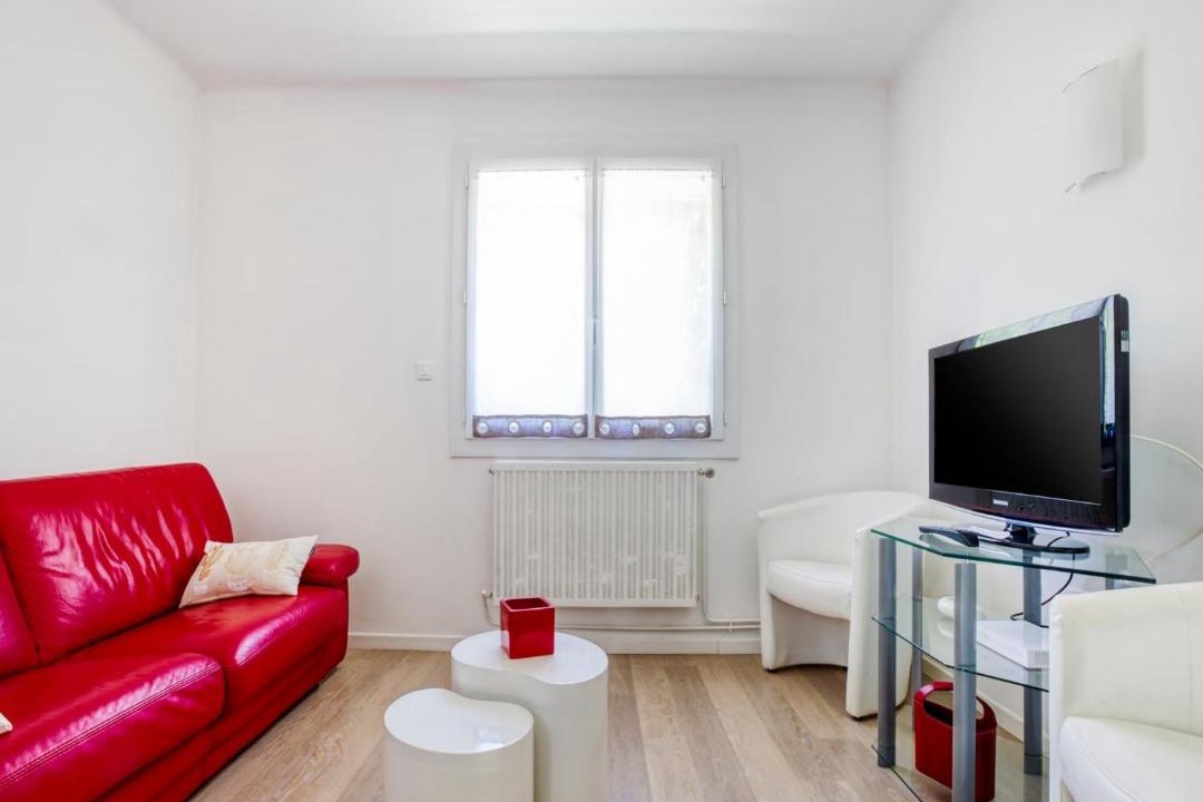 Photo of Livingroom in Barry-d'Islemade