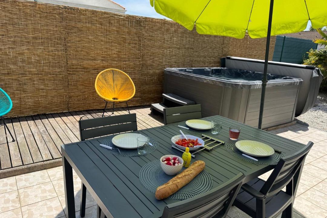 Photo of Patio Balcony in Chateau-d'Olonne