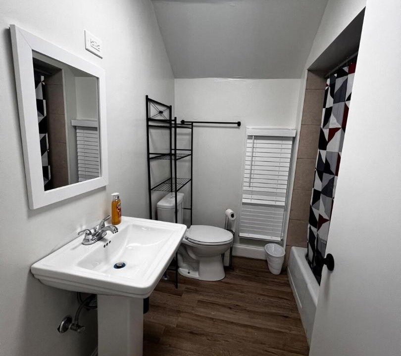 Photo of Bathroom in Downtown Niagara Falls