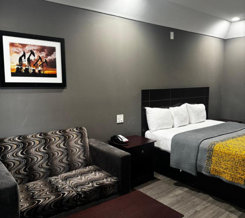Photo of Bedroom in US 290
