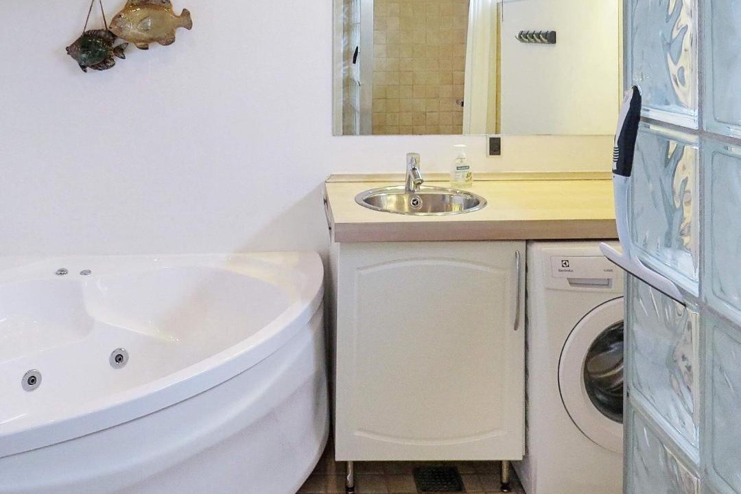 Photo of Bathroom in Hou