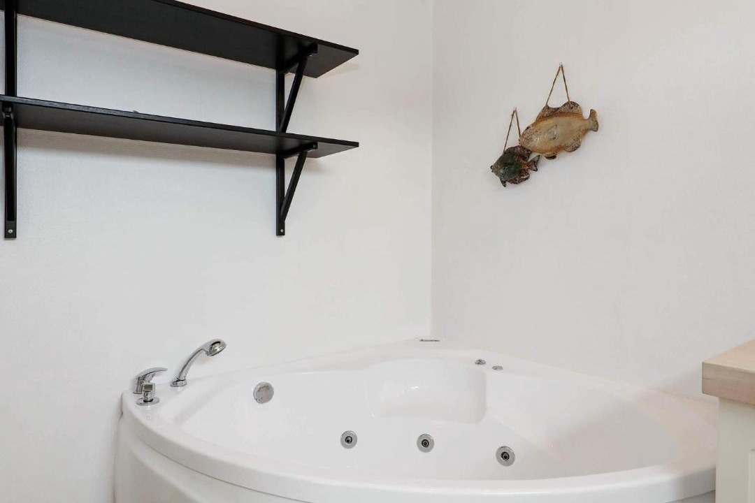 Photo of Bathroom in Hou