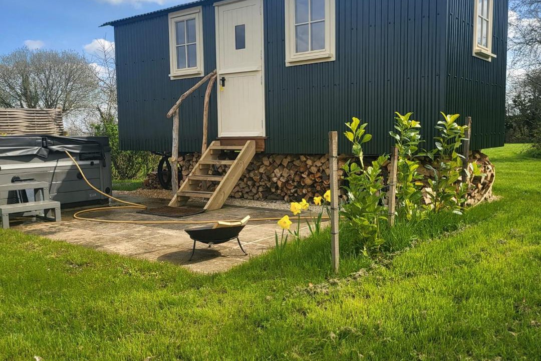 Photo of Others in Tunley