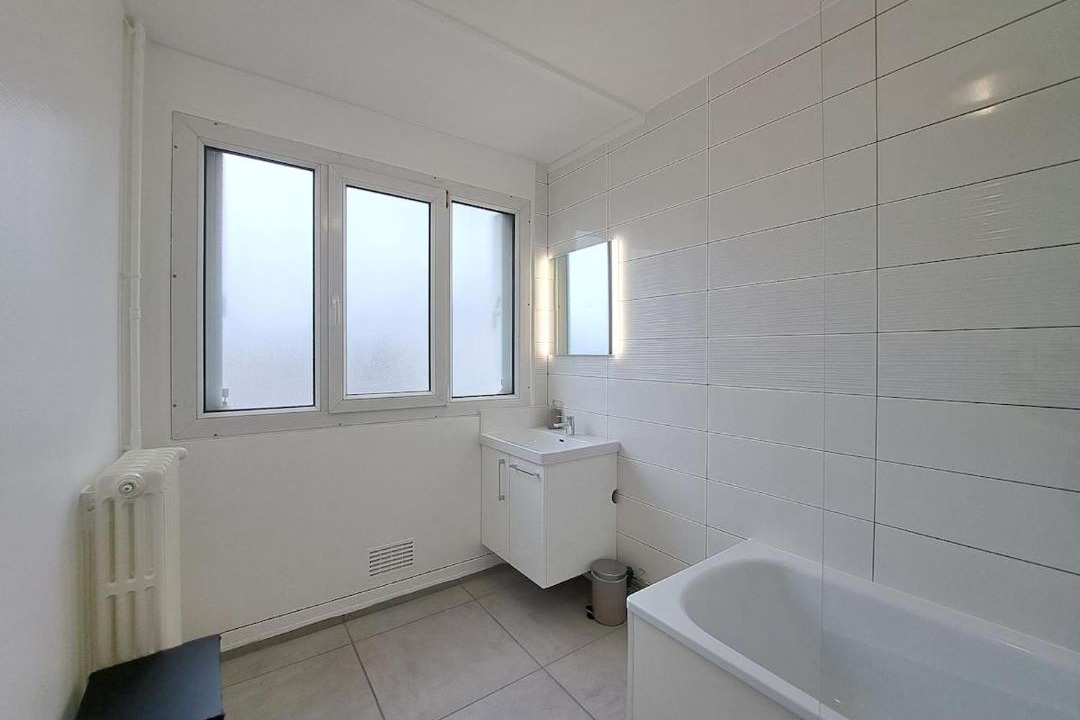 Photo of Bathroom in Laon Sud
