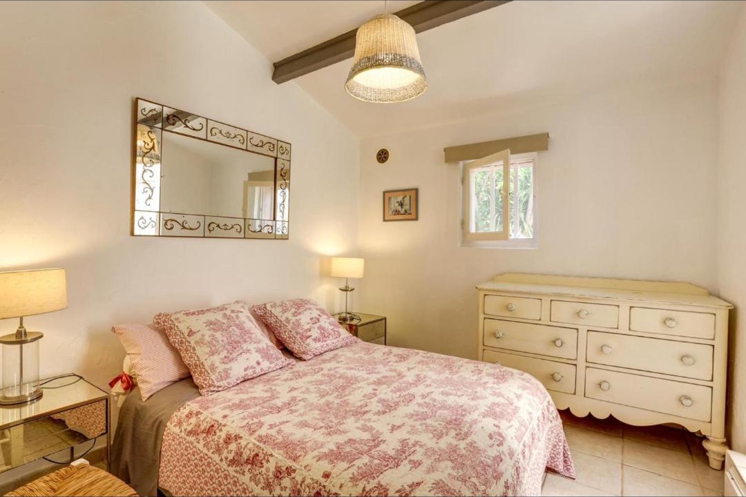 Photo of Bedroom in Mouans-Sartoux