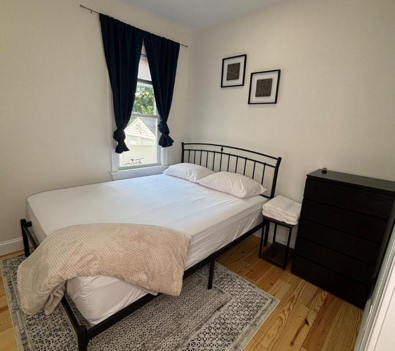 Photo of Bedroom in Stockade Historic District