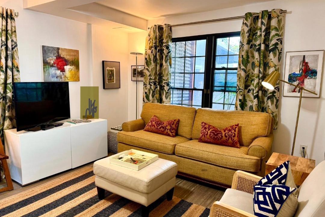 Photo of Livingroom in Downtown