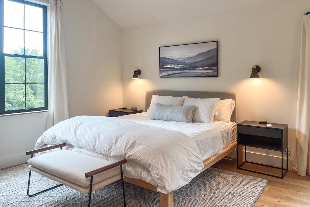 Photo of Bedroom in Hendersonville