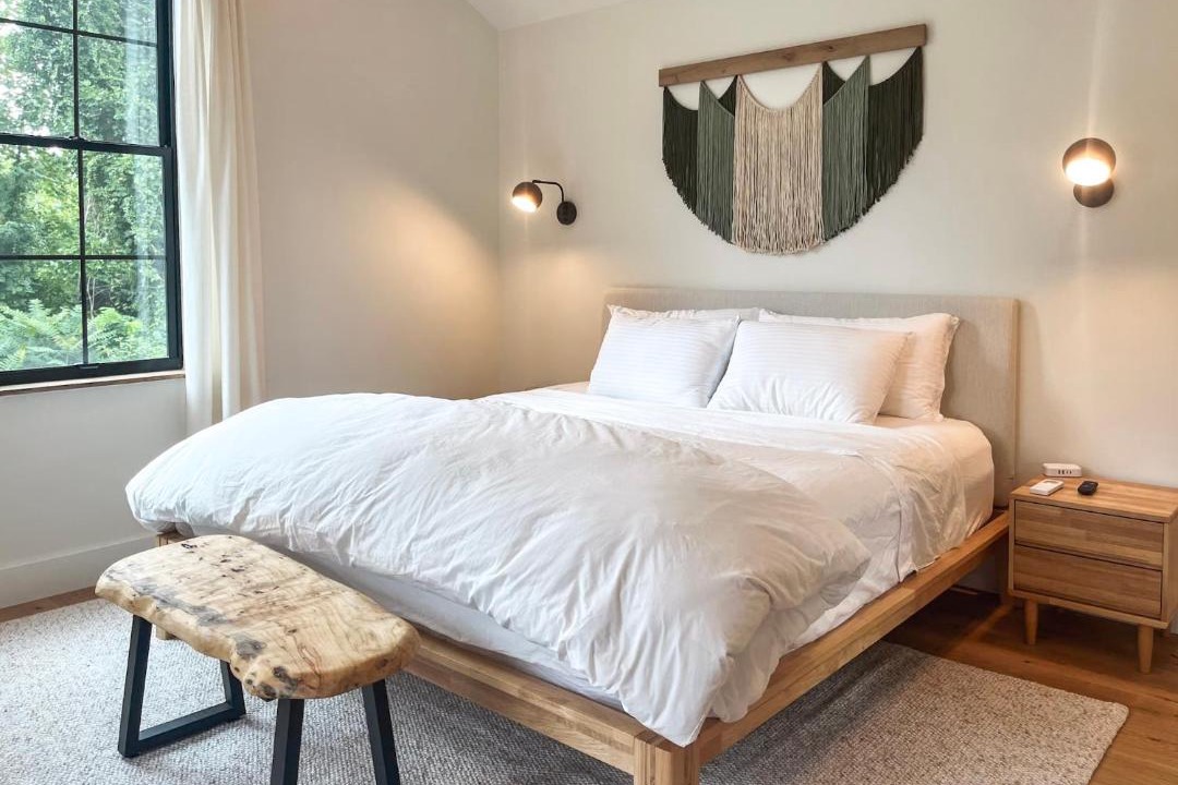 Photo of Bedroom in Hendersonville