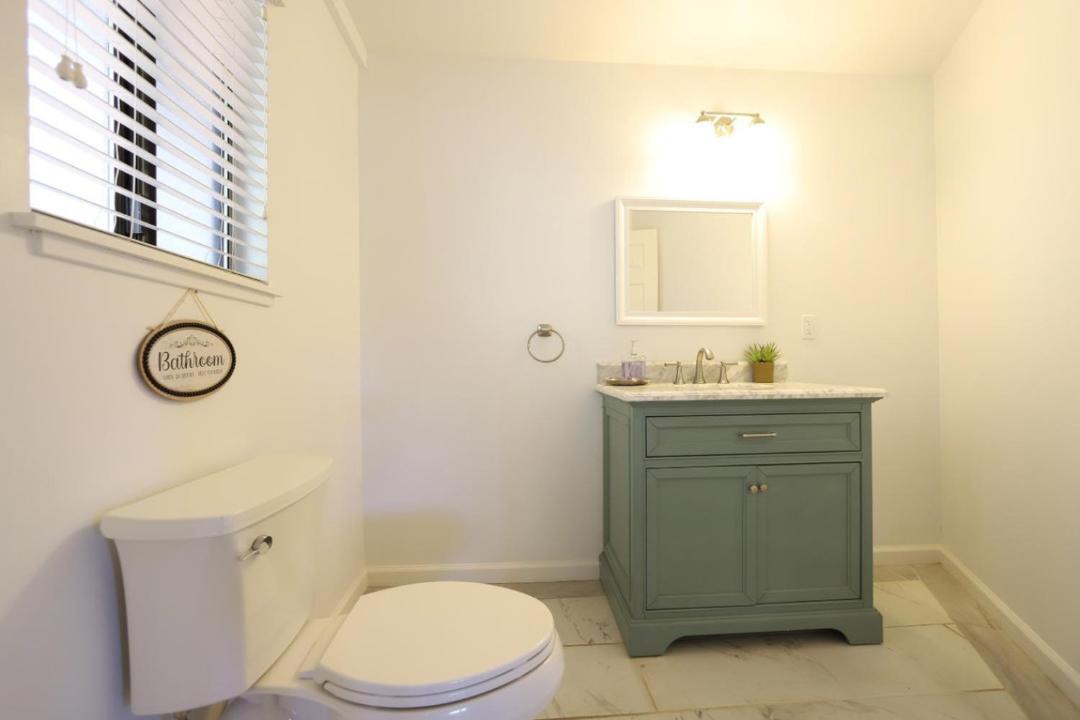 Photo of Bathroom in Apple Hill