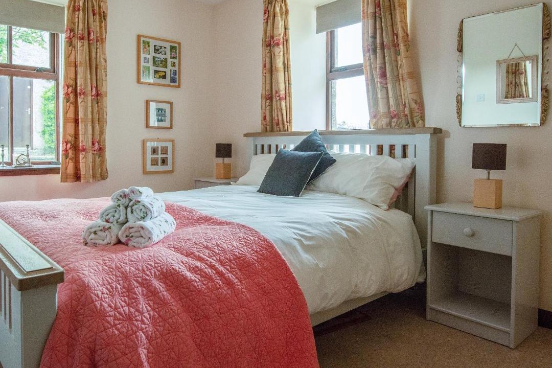 Photo of Others in Maud