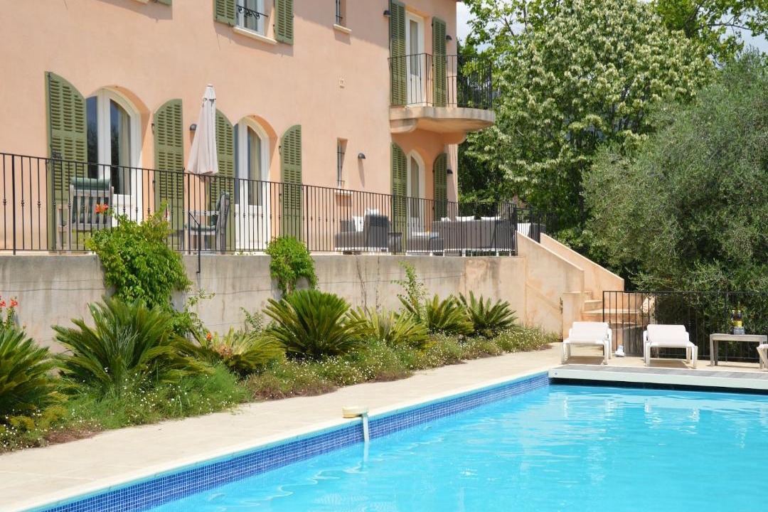 Photo of Others in Cabris