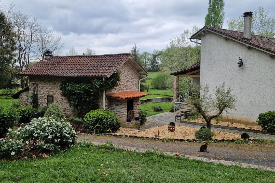 Photo of Others in Saint-Saud-Lacoussiere