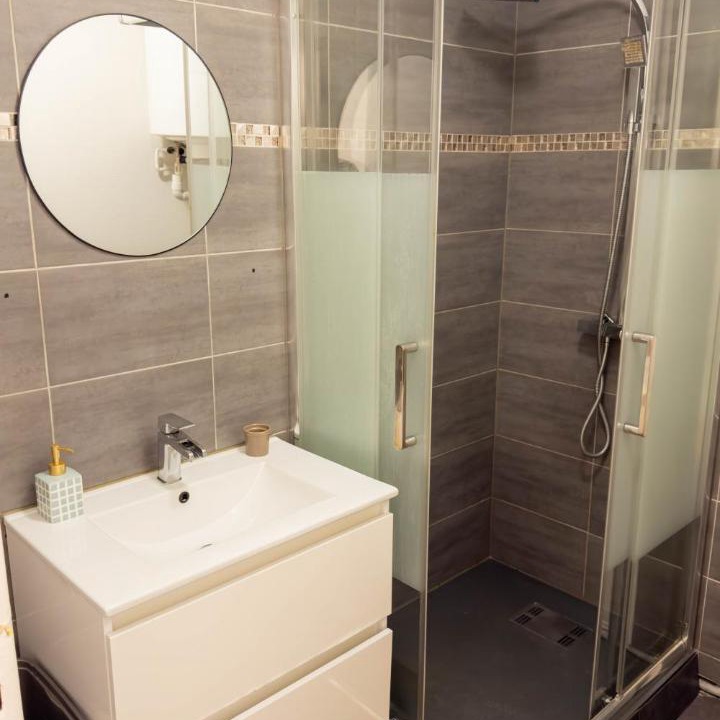 Photo of Bathroom in Universite