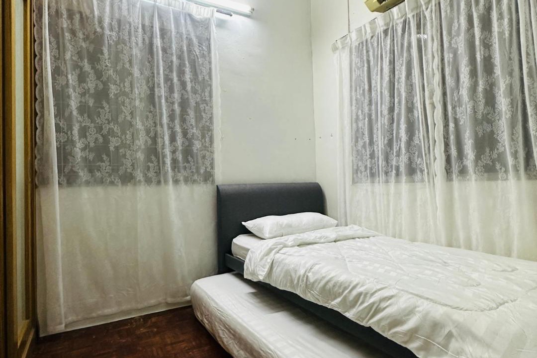 Photo of Bedroom in Kampung Sengat