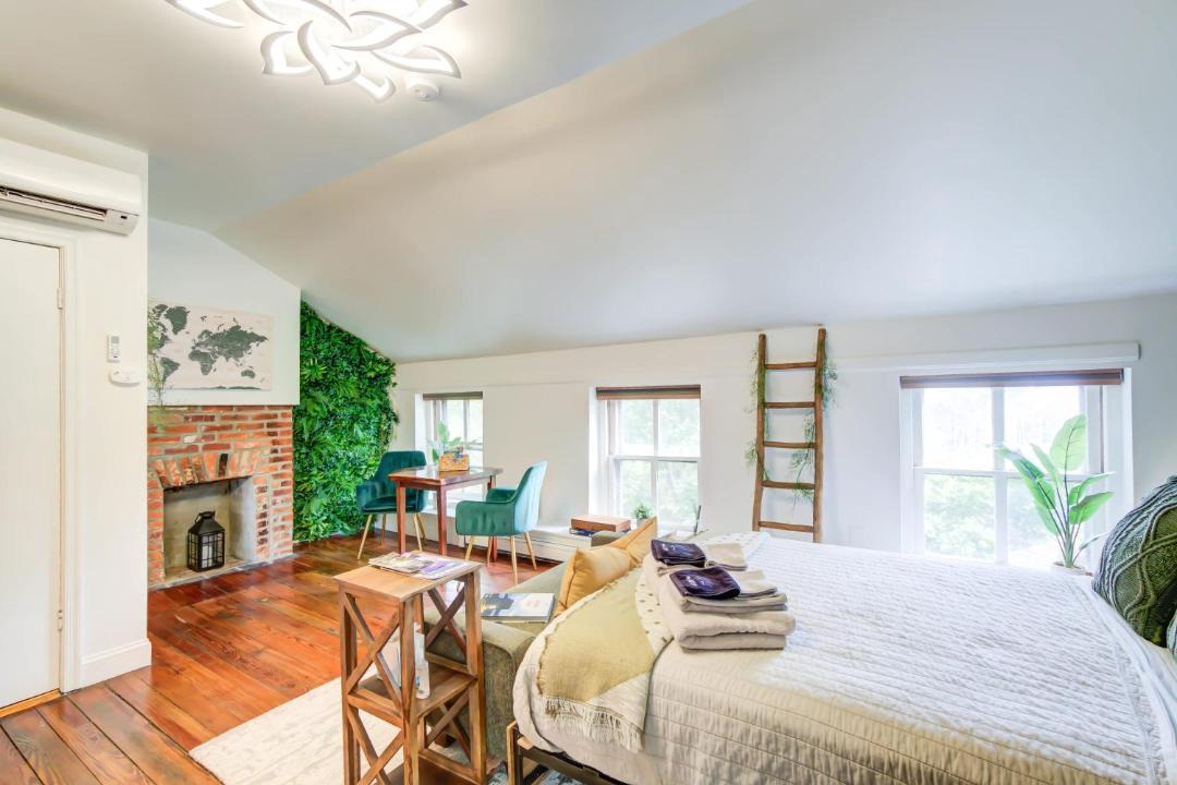 Photo of Bedroom in Old Town Alexandria