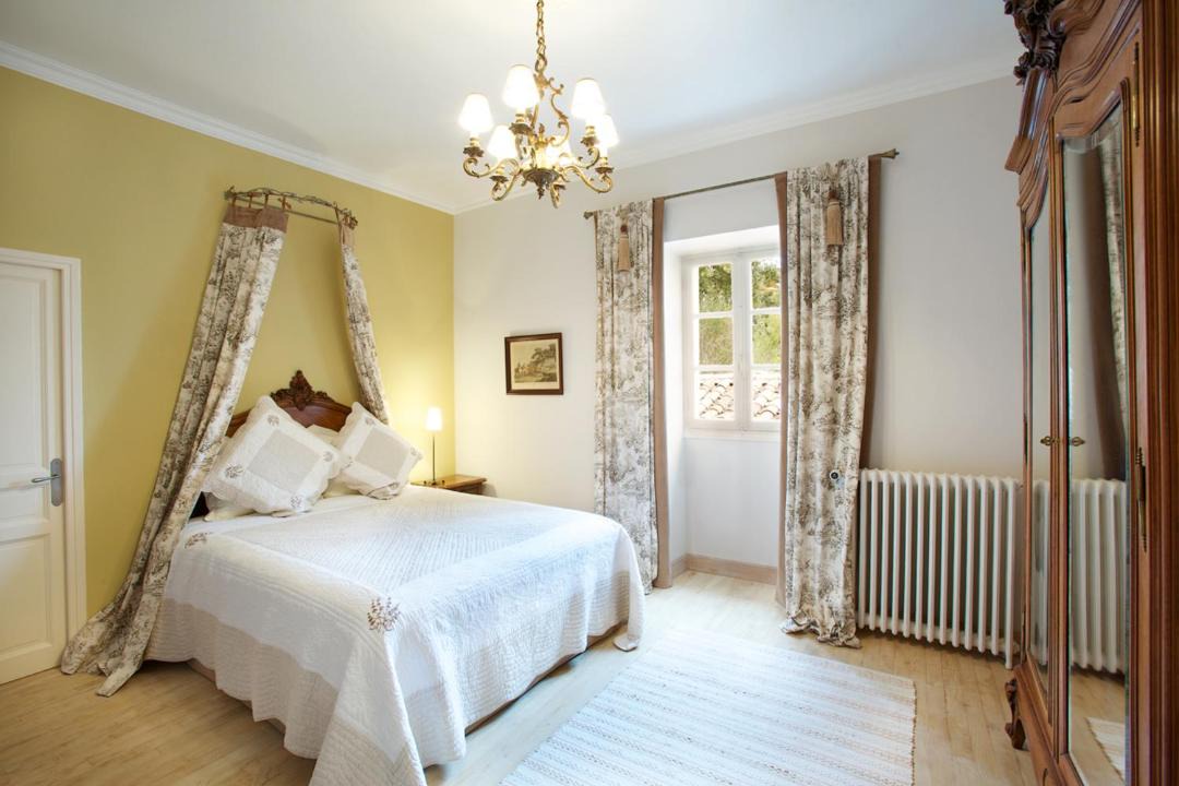 Photo of Bedroom in Roullens