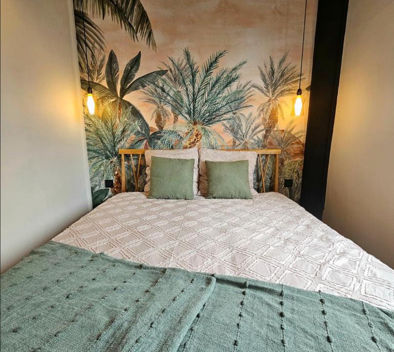 Photo of Bedroom in Lens