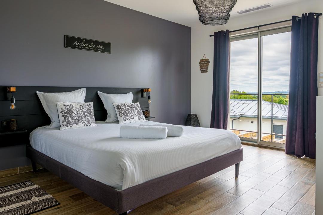 Photo of Bedroom in Saint-Prix