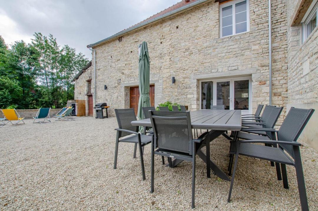 Photo of Others in Neuville-sur-Seine