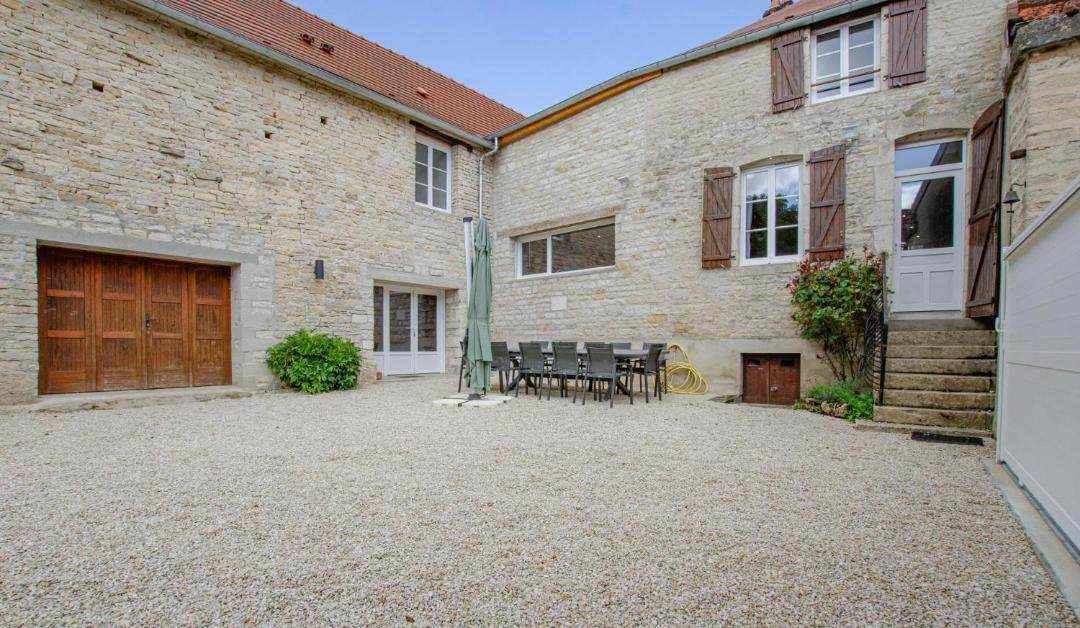 Photo of Others in Neuville-sur-Seine