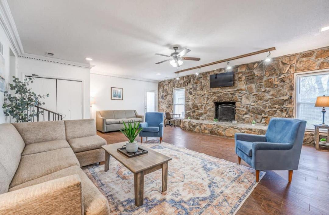 Photo of Others in Ellendale