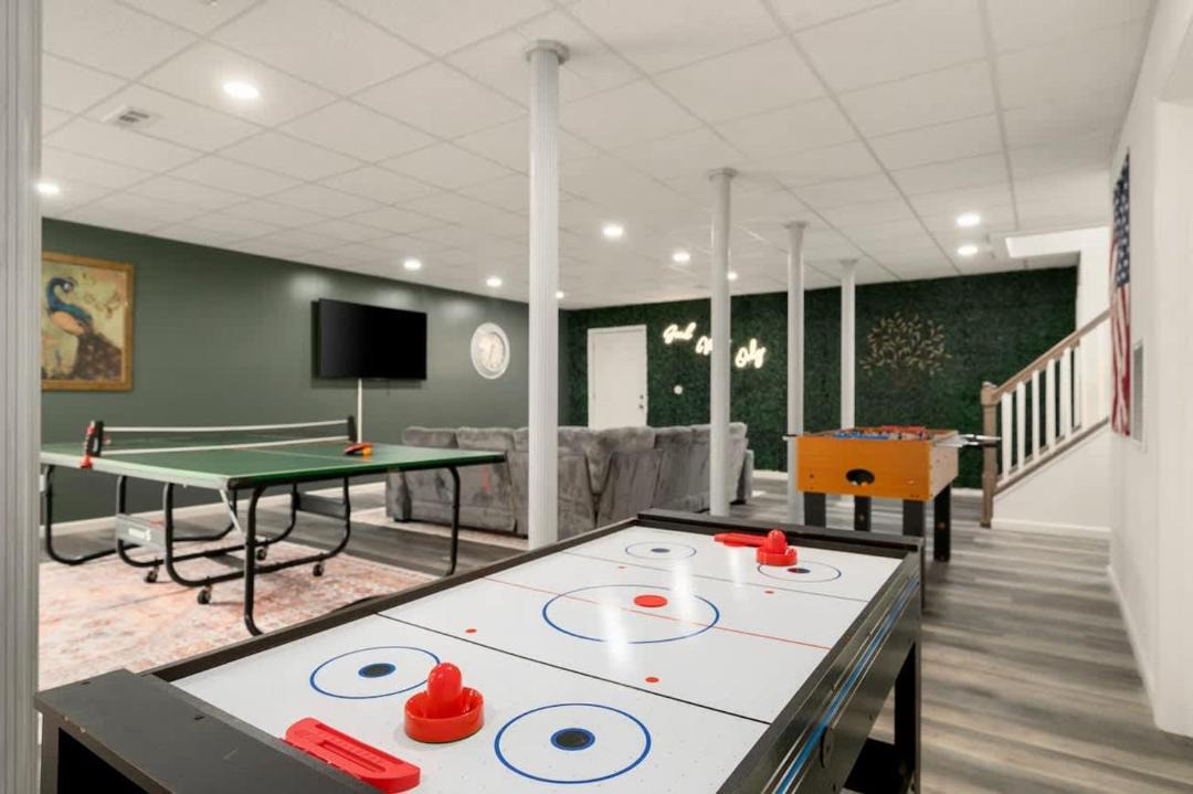 Photo of Others in Sparrow Bush