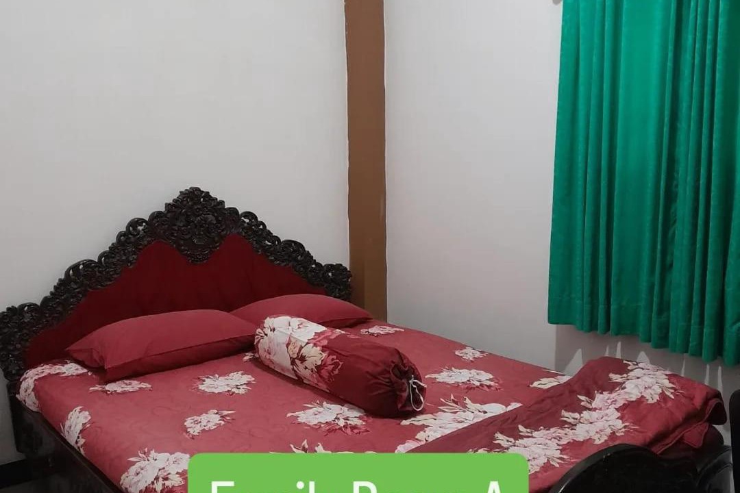 Photo of Bedroom in Wirobrajan