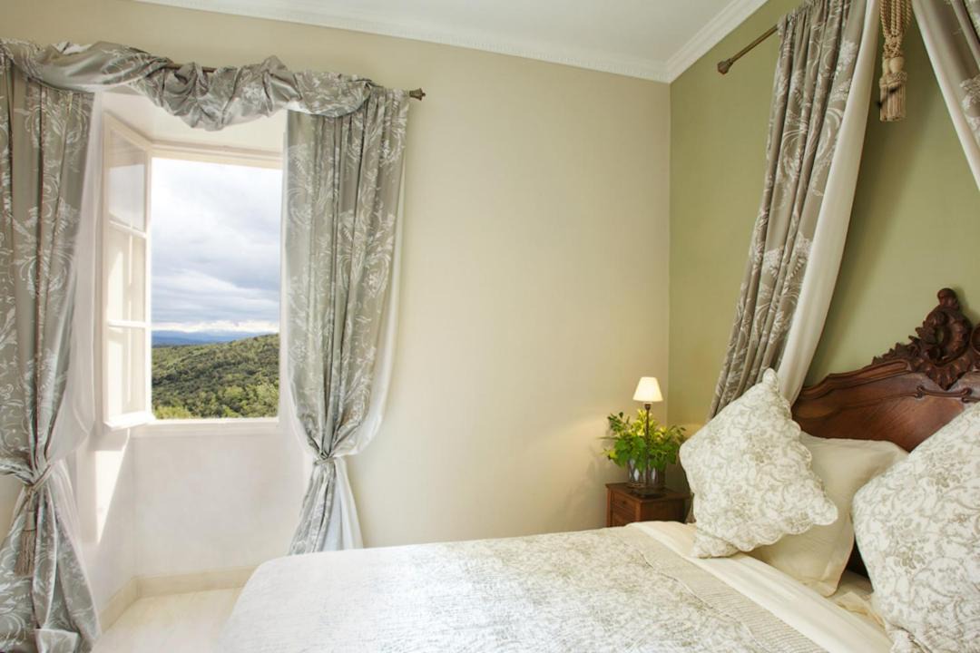 Photo of Bedroom in Roullens