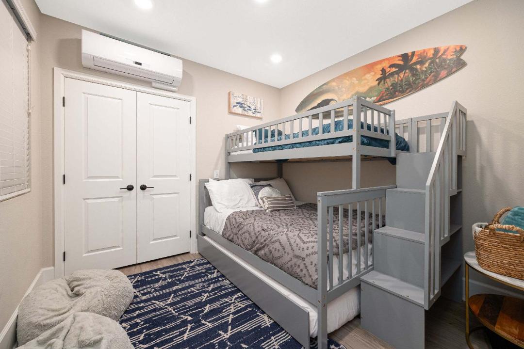 Photo of Bedroom in Mission Beach